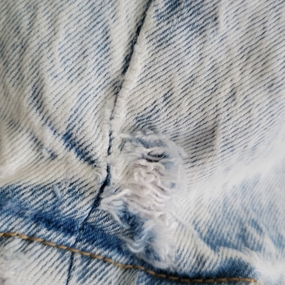Straight leg acid wash distressed jeans - Picture 3 of 8